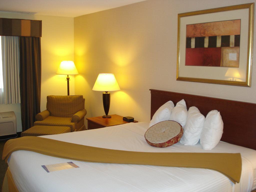 Quality Inn & Suites Columbia I-70 Rom bilde