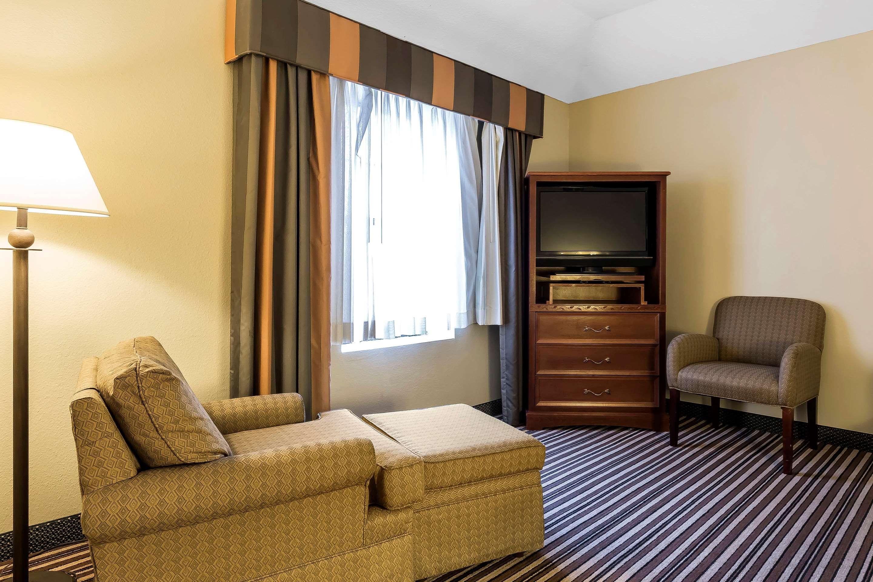 Quality Inn & Suites Columbia I-70 Eksteriør bilde