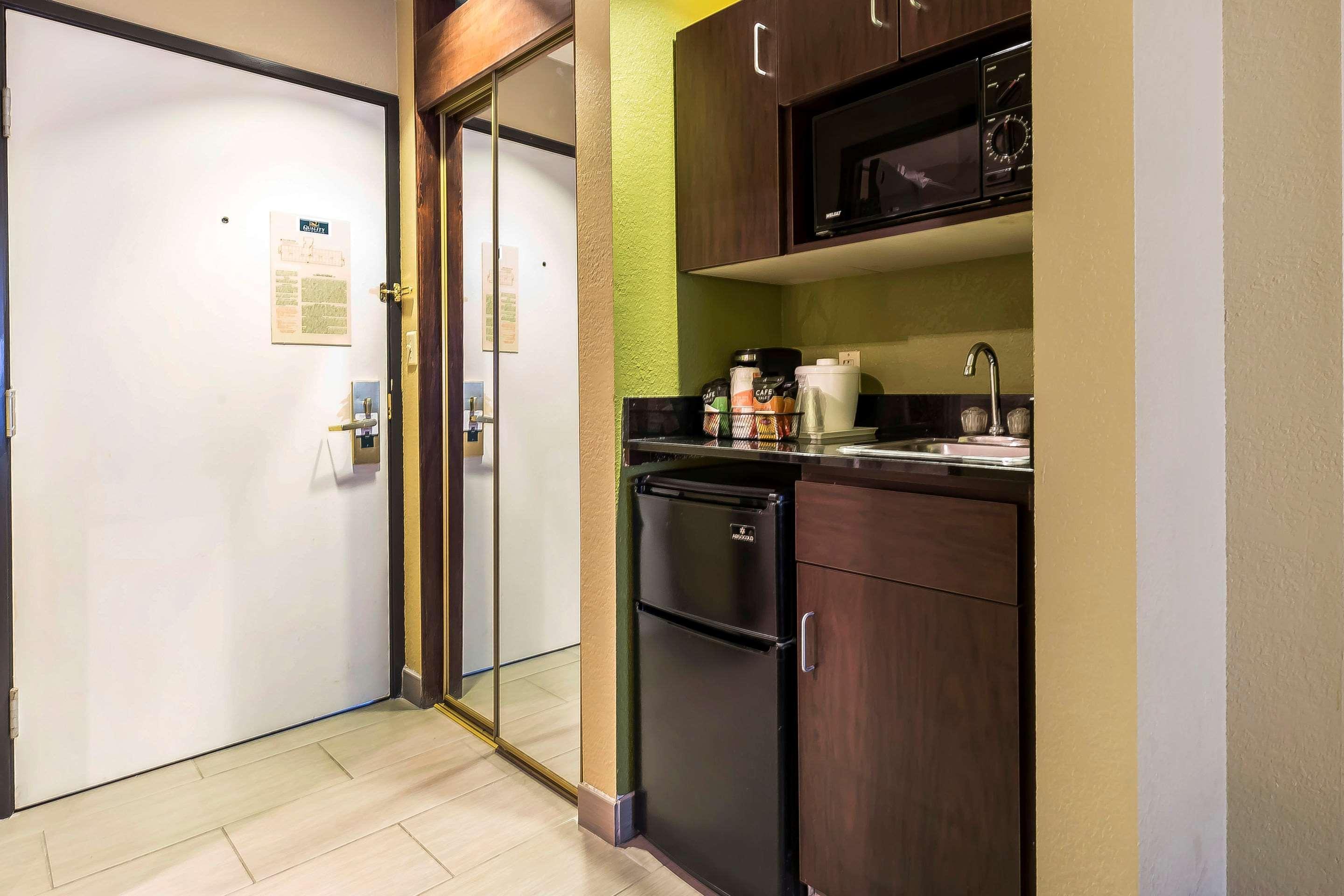Quality Inn & Suites Columbia I-70 Eksteriør bilde