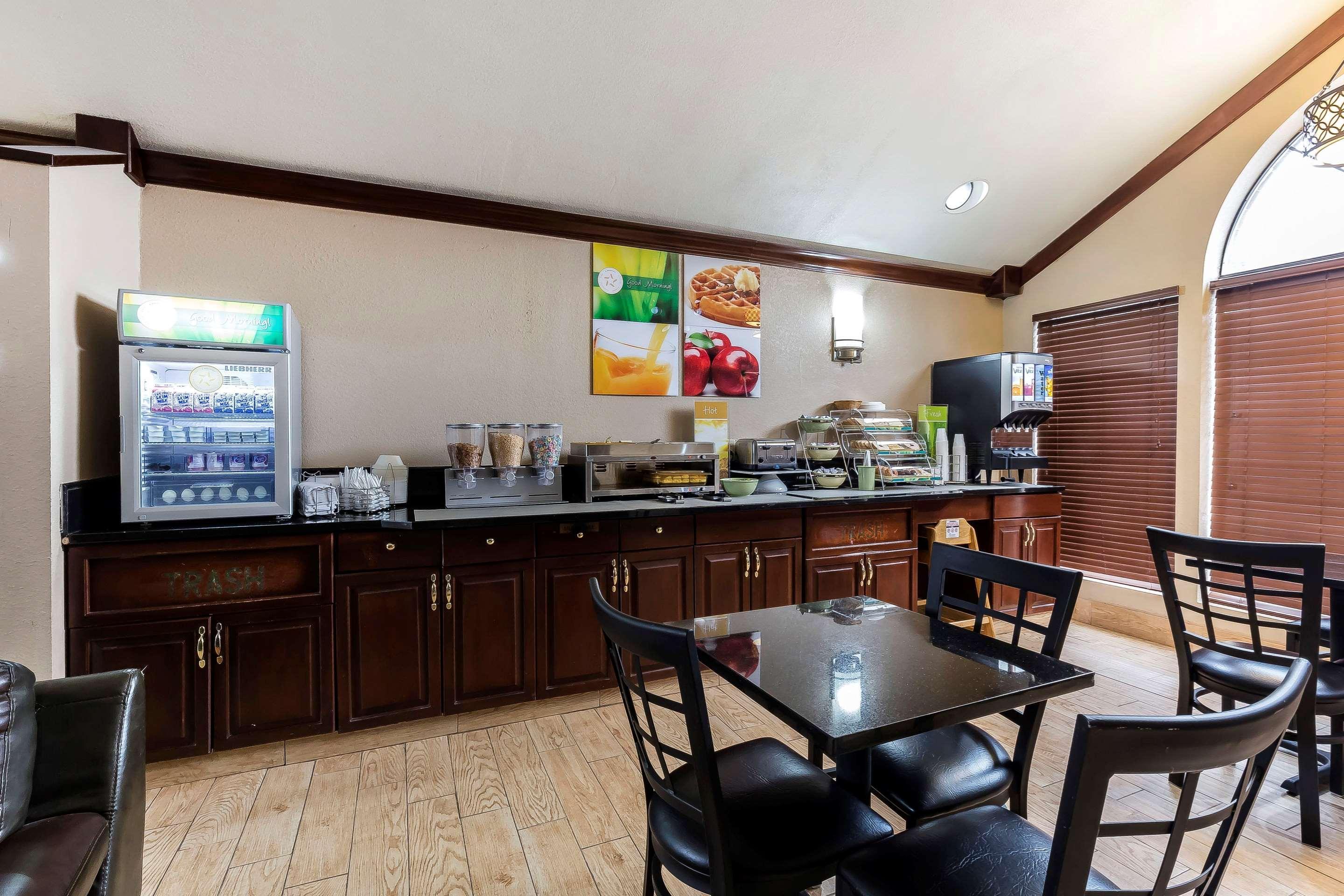 Quality Inn & Suites Columbia I-70 Eksteriør bilde