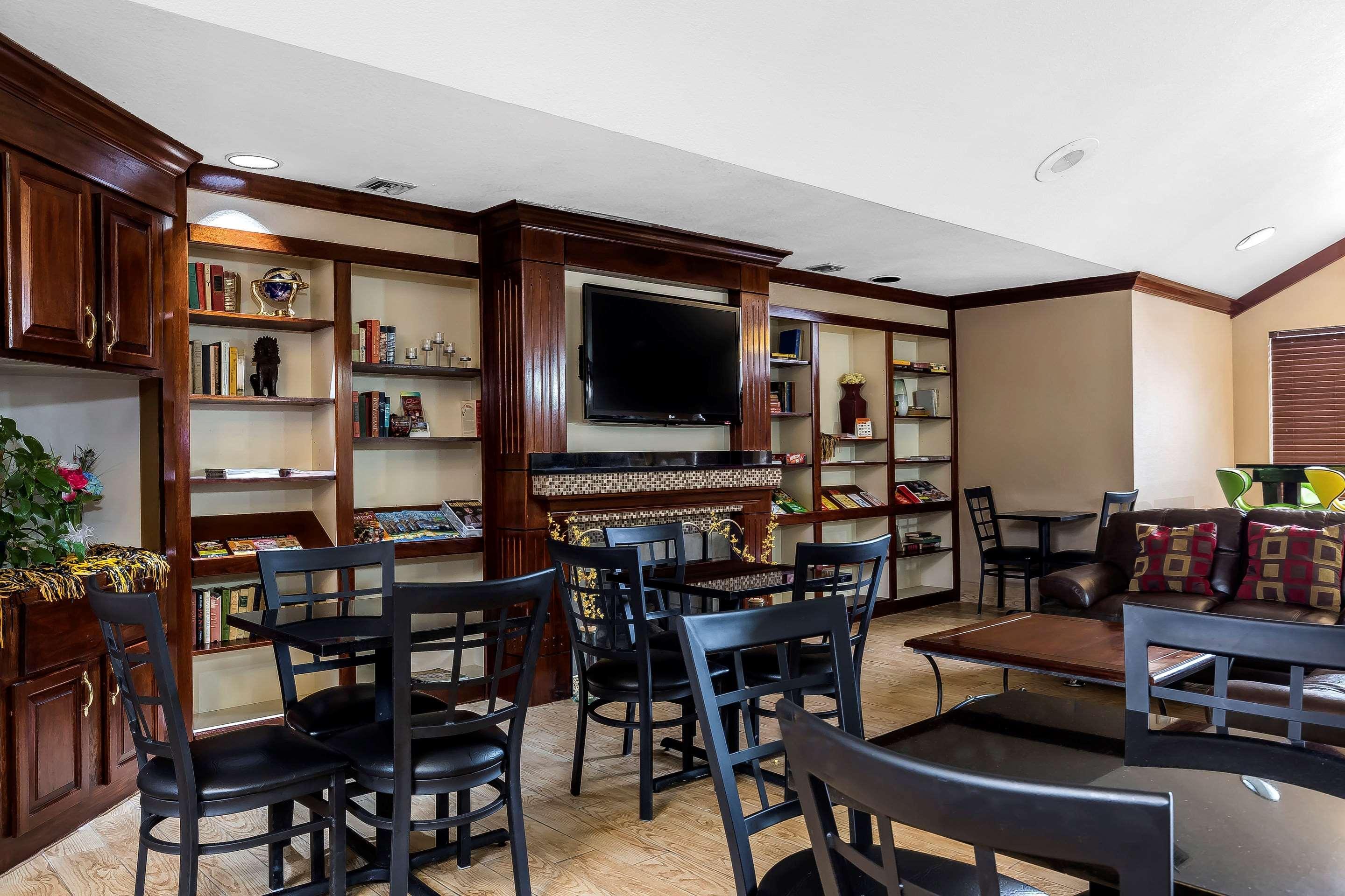 Quality Inn & Suites Columbia I-70 Eksteriør bilde