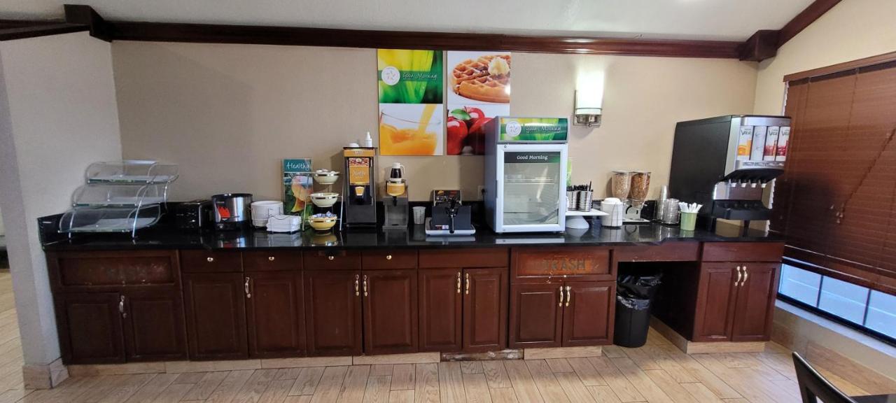 Quality Inn & Suites Columbia I-70 Eksteriør bilde